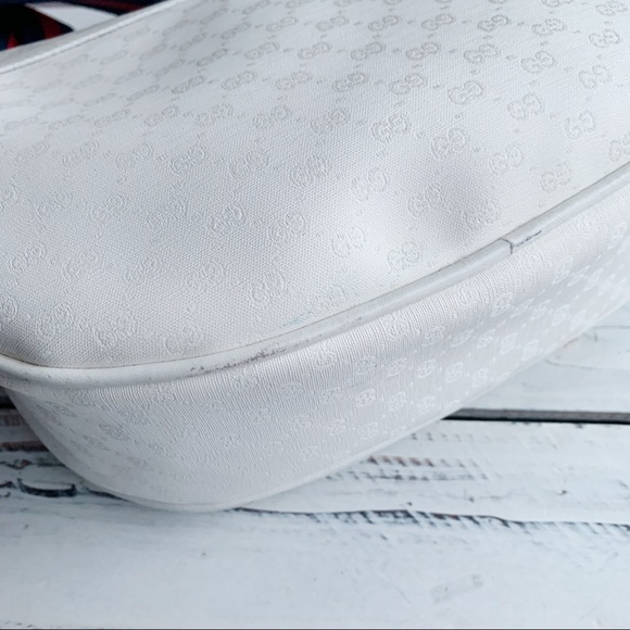 VINTAGE GUCCI MICRO GG WHITE ZIP SADDLE HANDBAG - Picture 6 of 14